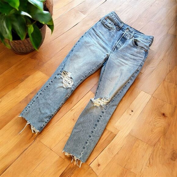Levi’s 501 Straight Leg Blue Denim Jeans Distressed 26” - Picture 1 of 8